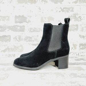 NEW Steve Madden Rhiannon Chelsea Black Suede Block Heel Ankle Boots W291